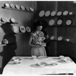 Model-with-pottery-in-setti Model-with-pottery-in-setti